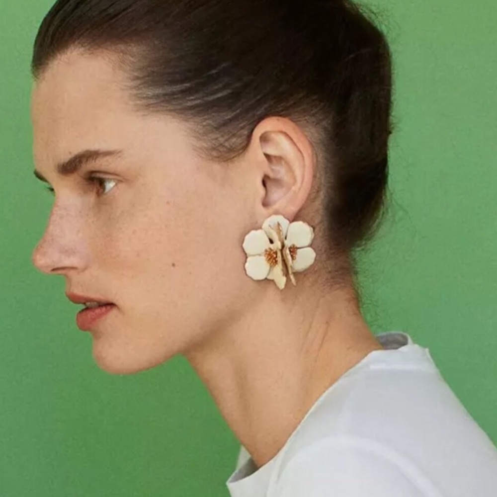 NEW Zara Flower Earrings - Picture 2 of 5